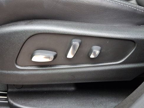 Certified 2025 Cadillac XT5 Premium Luxury image 18