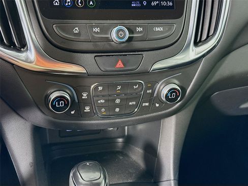 Used 2021 Chevrolet Equinox LT FWD image 10