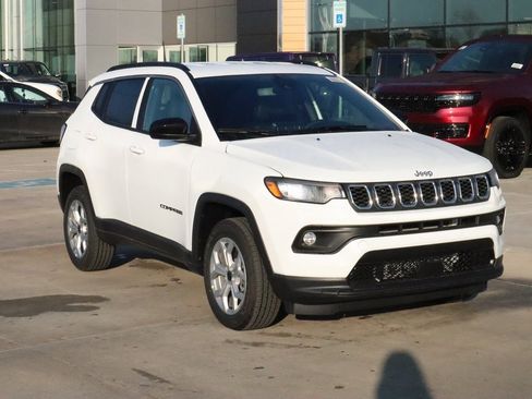 New 2026 Jeep Compass Latitude image 1