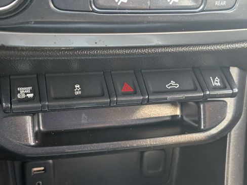 Used 2016 Chevrolet Colorado LT w/ LT Convenience Package AWD/4WD image 21