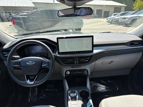 Used 2023 Ford Escape Active w/ Tech Pack #1 AWD/4WD image 8