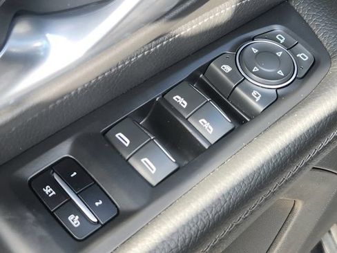 Used 2022 GMC Yukon Denali RWD image 22