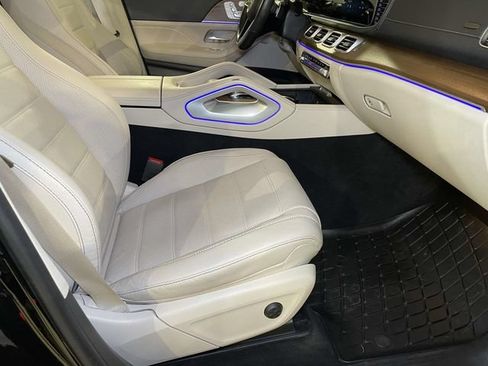 Used 2024 Mercedes-Benz GLS 450 4MATIC image 25