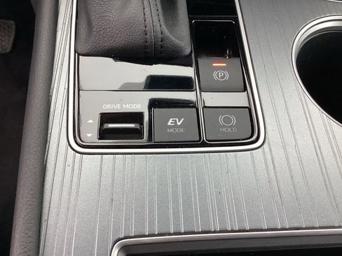 Used 2025 Toyota Sienna LE image 30