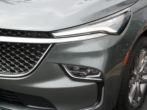 Used 2022 Buick Enclave Avenir w/ Avenir Technology Package image 16