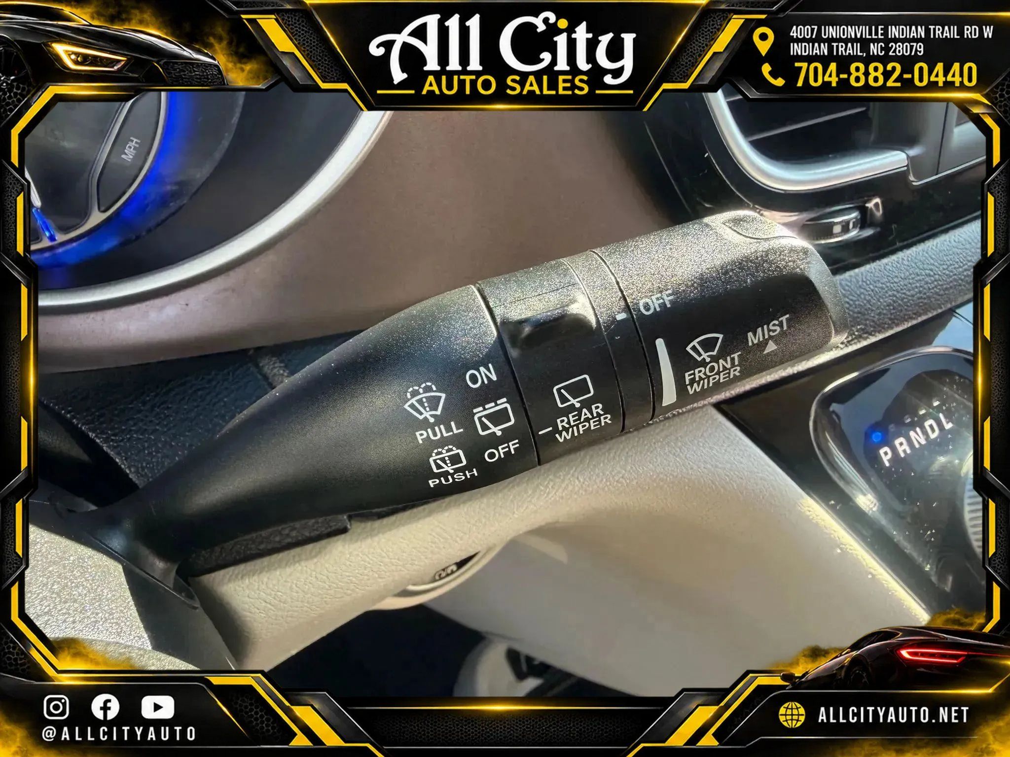 Used 2020 Chrysler Voyager Lxi FWD image 24