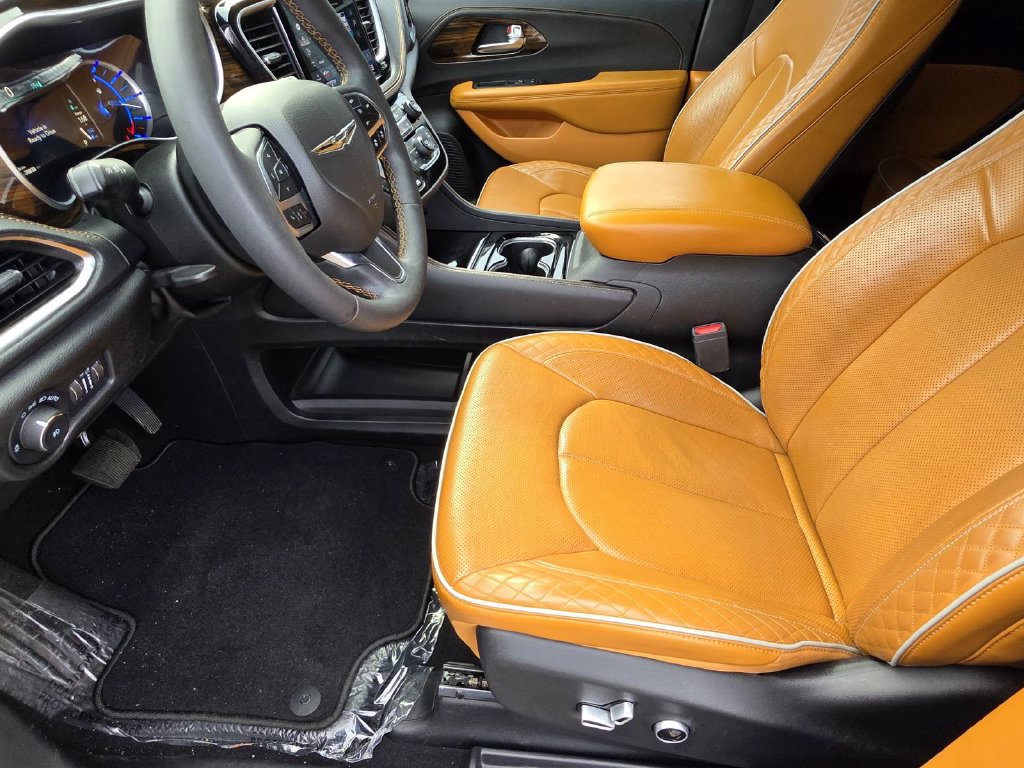 Used 2022 Chrysler Pacifica Pinnacle FWD image 7
