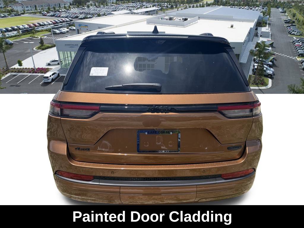 New 2026 Jeep Grand Cherokee Summit w/ Obsidian Package AWD/4WD image 8