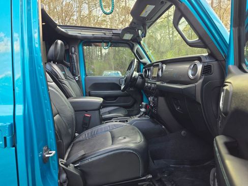 Used 2020 Jeep Wrangler Unlimited Sahara image 33