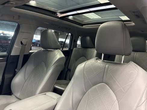 Used 2022 Toyota Highlander Platinum FWD image 28