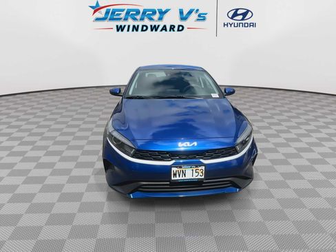 Used 2023 Kia Forte LXS image 3