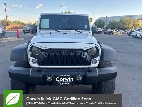 Used 2018 Jeep Wrangler Unlimited Sport S AWD/4WD image 3