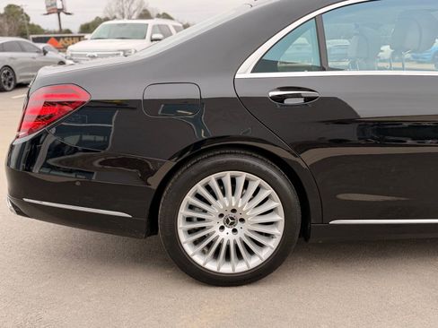 Used 2020 Mercedes-Benz S 560 4MATIC Sedan image 6