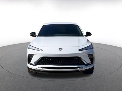 Used 2025 Buick Envista Sport Touring image 4