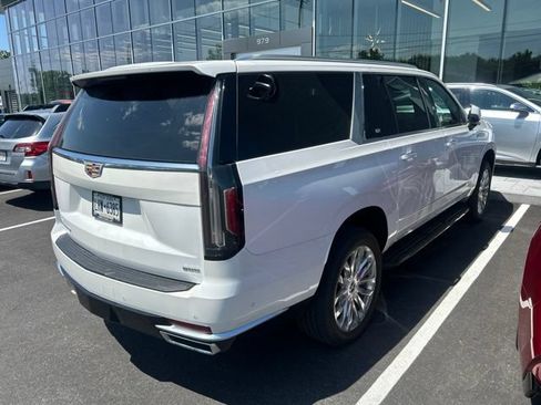 Used 2023 Cadillac Escalade ESV Premium Luxury AWD/4WD image 3