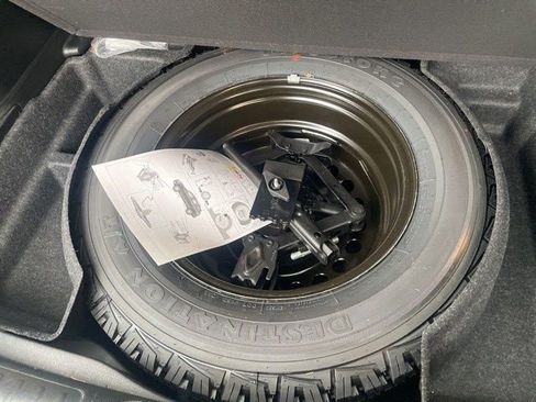 Used 2022 Jeep Cherokee Trailhawk image 19