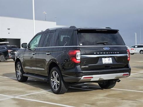 Used 2024 Ford Expedition Limited image 3