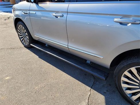 Used 2020 Lincoln Navigator Reserve w/ Luxury Package image 14