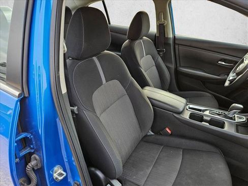 Used 2025 Nissan Sentra SV FWD image 17