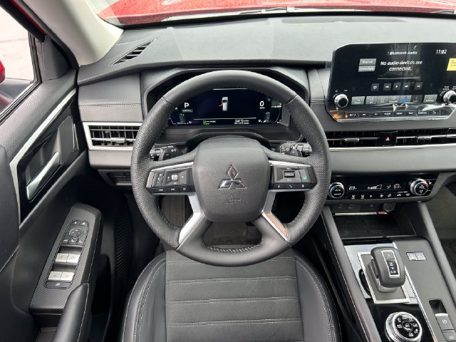 Used 2025 Mitsubishi Outlander SE AWD/4WD image 31