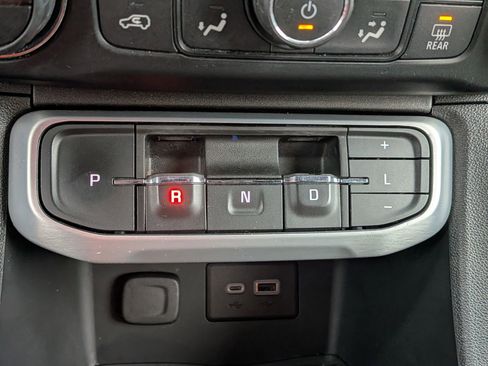 Certified 2021 GMC Acadia SLE w/ Driver Convenience Package image 30