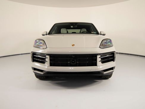 New 2026 Porsche Cayenne S image 10