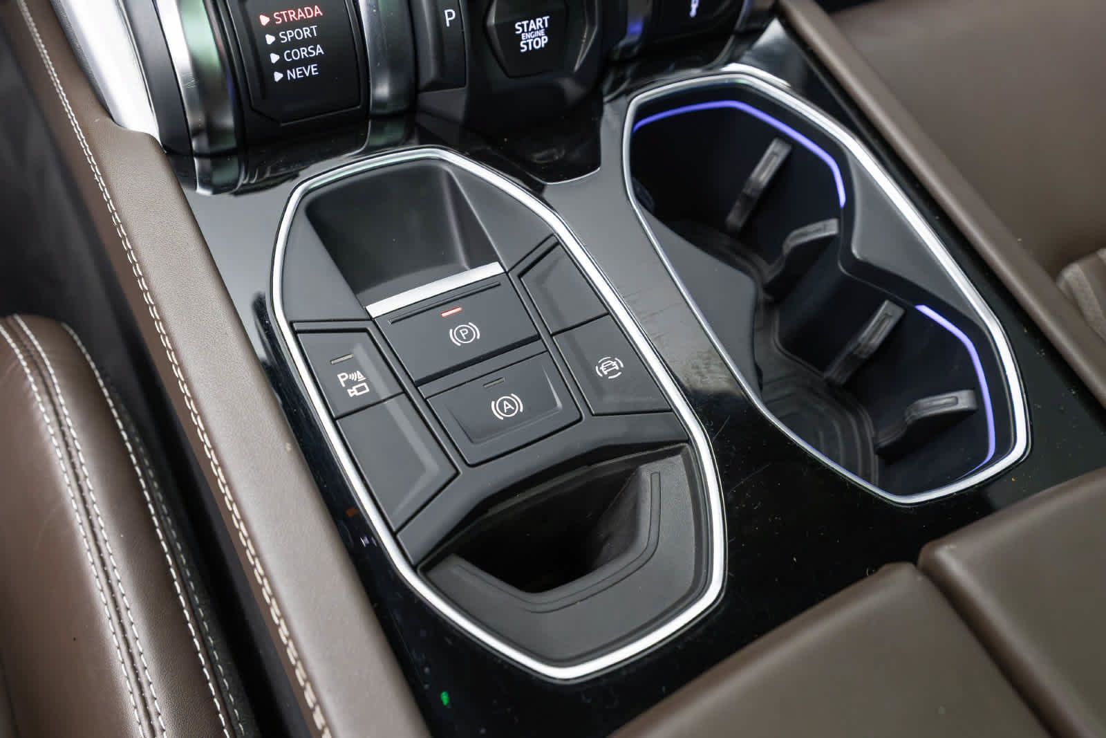 Used 2023 Lamborghini Urus S AWD/4WD image 35