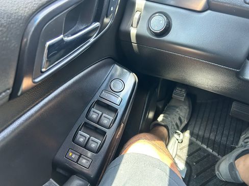 Used 2020 Chevrolet Tahoe LS RWD image 19