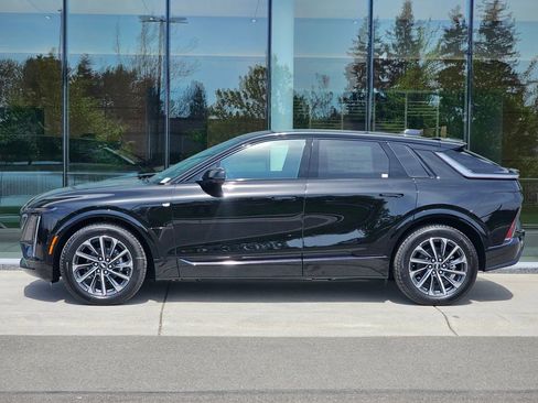 New 2026 Cadillac Lyriq Sport AWD/4WD image 2