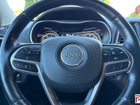 Used 2020 Jeep Cherokee Latitude Plus w/ Cold Weather Group AWD/4WD image 26