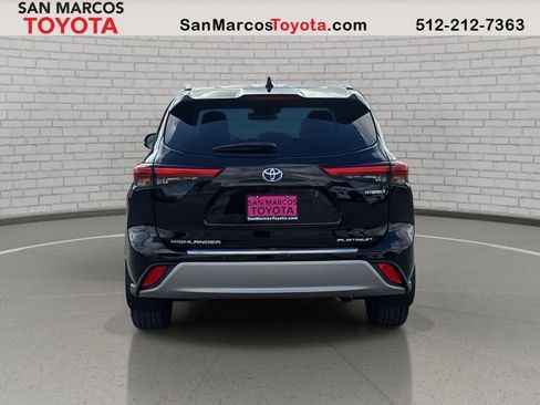 Used 2021 Toyota Highlander Platinum image 6