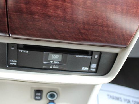 Used 2014 Toyota Sienna Limited w/ Limited Premium Package image 44