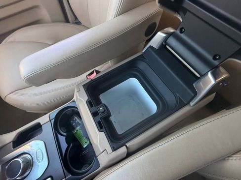 Used 2014 Land Rover LR4 HSE LUX image 23