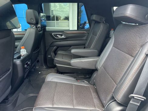 Used 2021 Chevrolet Tahoe High Country w/ Premium Package image 13