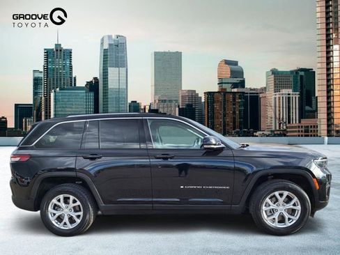 Used 2023 Jeep Grand Cherokee Limited image 7