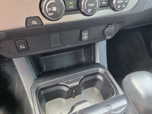 Used 2019 Toyota Tacoma SR w/ SR Convenience Package RWD image 17