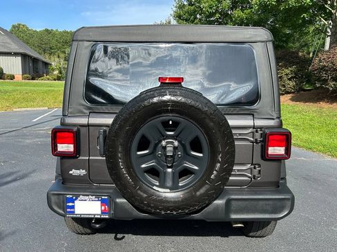 Used 2025 Jeep Wrangler Unlimited Sport AWD/4WD image 17