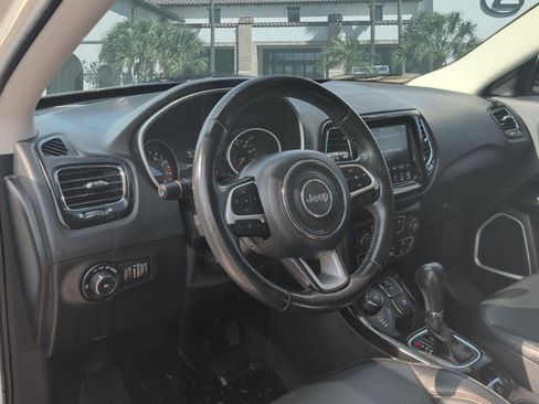 Used 2019 Jeep Compass Limited AWD/4WD image 11