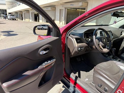 Used 2014 Jeep Cherokee Trailhawk w/ Leather Interior Group AWD/4WD image 15