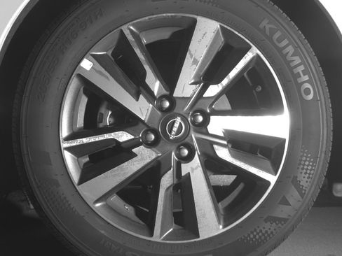 Used 2025 Nissan Versa SV image 12