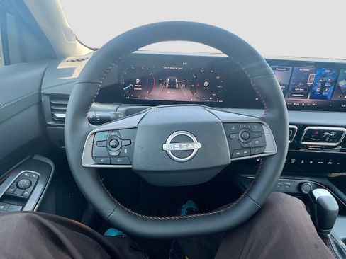 New 2026 Nissan Sentra SR FWD image 11