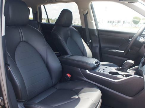 Certified 2026 Toyota Highlander XLE AWD/4WD image 26