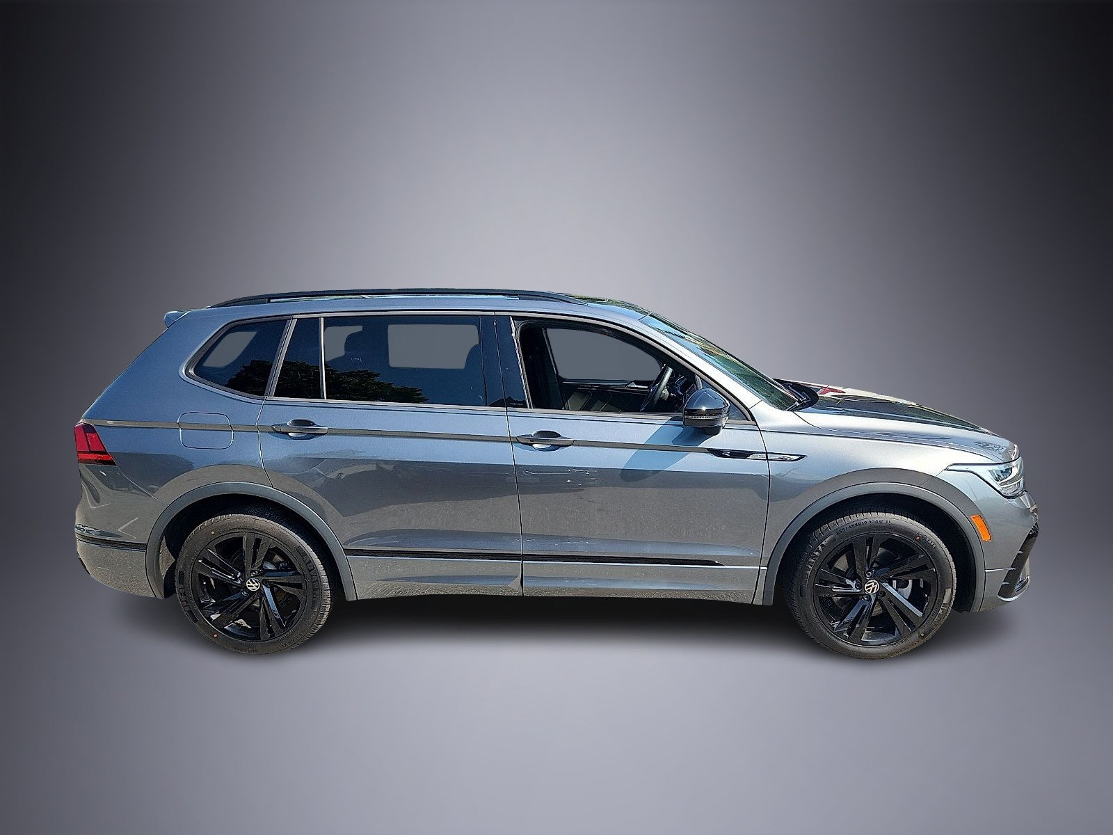 Used 2023 Volkswagen Tiguan SE R-Line AWD/4WD image 7