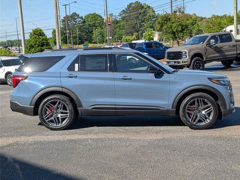 New 2026 Ford Explorer ST-Line w/ ST-Line Street Pack RWD image 8