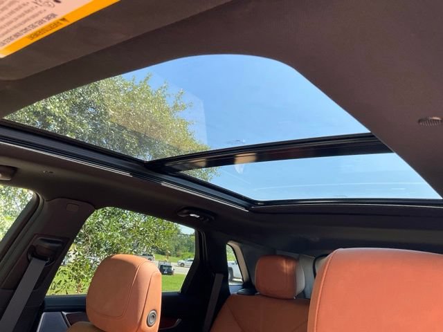 Used 2026 Cadillac XT5 Premium Luxury w/ LPO, ONYX Package FWD image 9