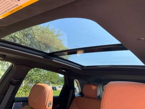 Used 2026 Cadillac XT5 Premium Luxury w/ LPO, ONYX Package FWD image 9
