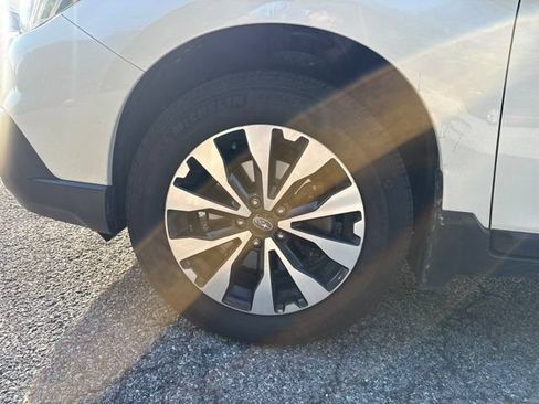 Used 2017 Subaru Outback 3.6R Limited AWD/4WD image 9