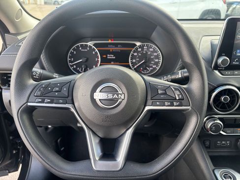 Used 2025 Nissan Sentra SV FWD image 25