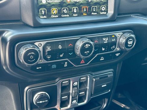 Used 2023 Jeep Wrangler Unlimited Rubicon 4xe w/ Cold Weather Group AWD/4WD image 16