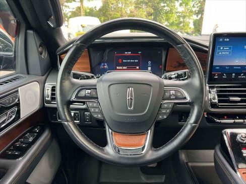 Used 2024 Lincoln Navigator Black Label AWD/4WD image 17